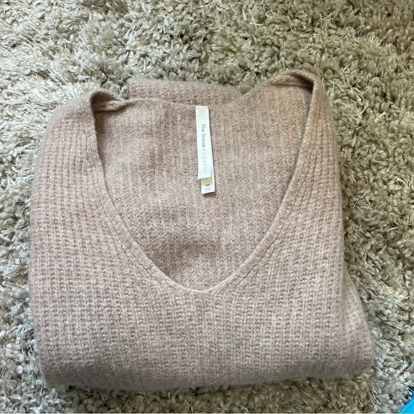 Aritzia babaton mondo sweater. Lightweight non-itchy Merino wool. Size X-Small - Picture 7 of 8